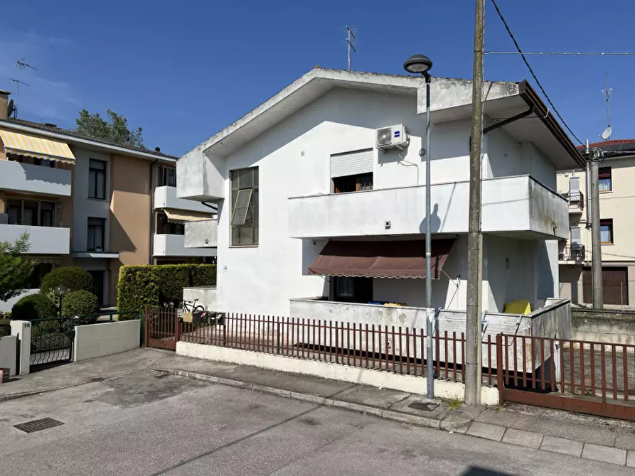 Immagine 3 di Appartamento in vendita  in via Giacomo Puccini, 14 a Conselve