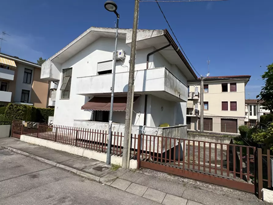 Immagine 17 di Appartamento in vendita  in via Giacomo Puccini, 14 a Conselve