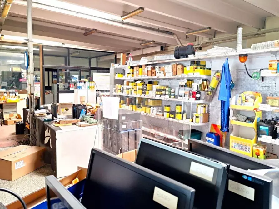 Immagine 4 di Magazzino in vendita  in Via delle Miniere, 37, 09067 Zona Industriale Casic CA, Italia a Elmas
