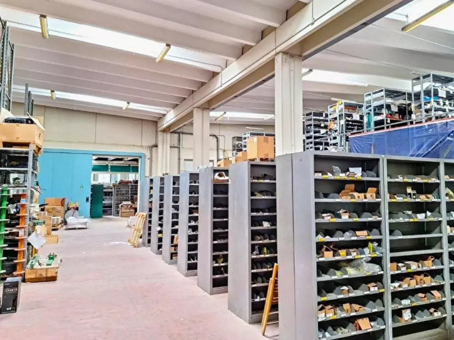 Immagine 12 di Magazzino in vendita  in Via delle Miniere, 37, 09067 Zona Industriale Casic CA, Italia a Elmas