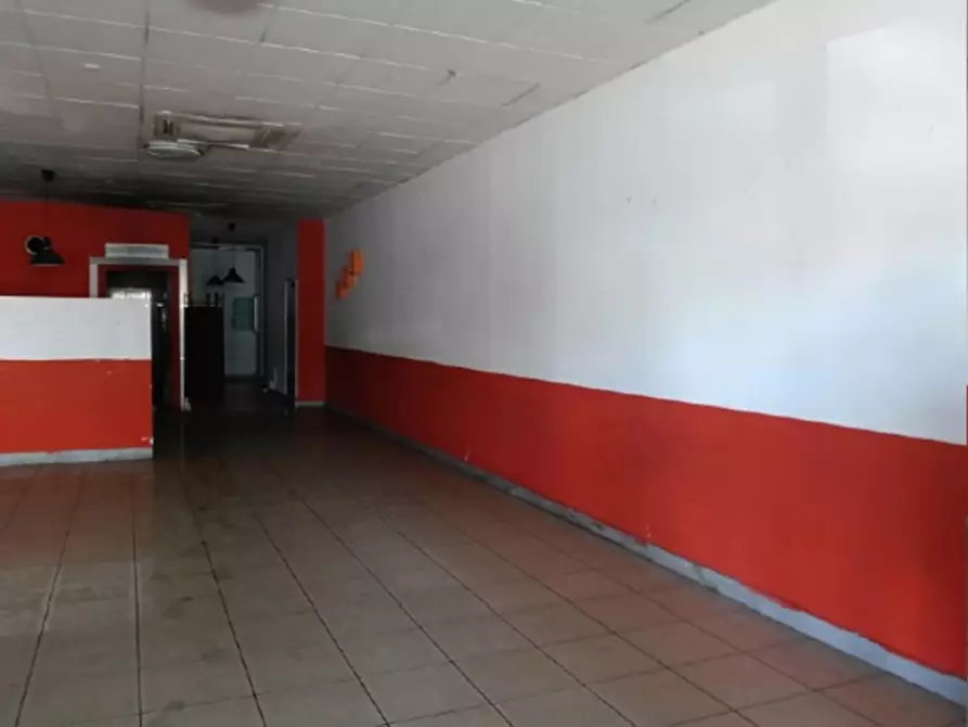 Immagine 3 di Negozio in vendita  in Via Gruccia, 52027 San Giovanni Valdarno AR, Italia a San Giovanni Valdarno