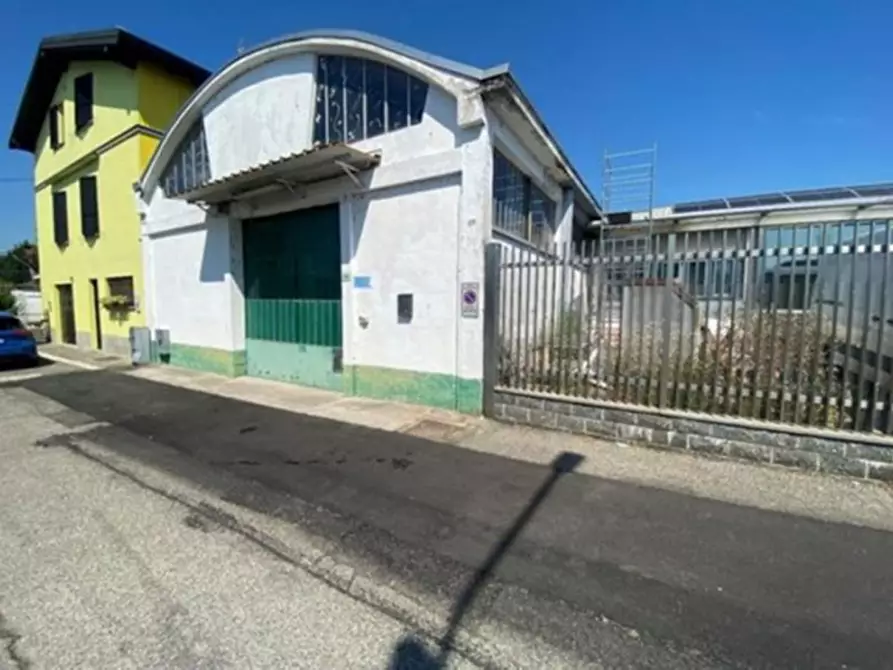 Immagine 1 di Negozio in vendita  in Via Alessandro Casazza, 60, 20081 Abbiategrasso MI, Italia a Abbiategrasso