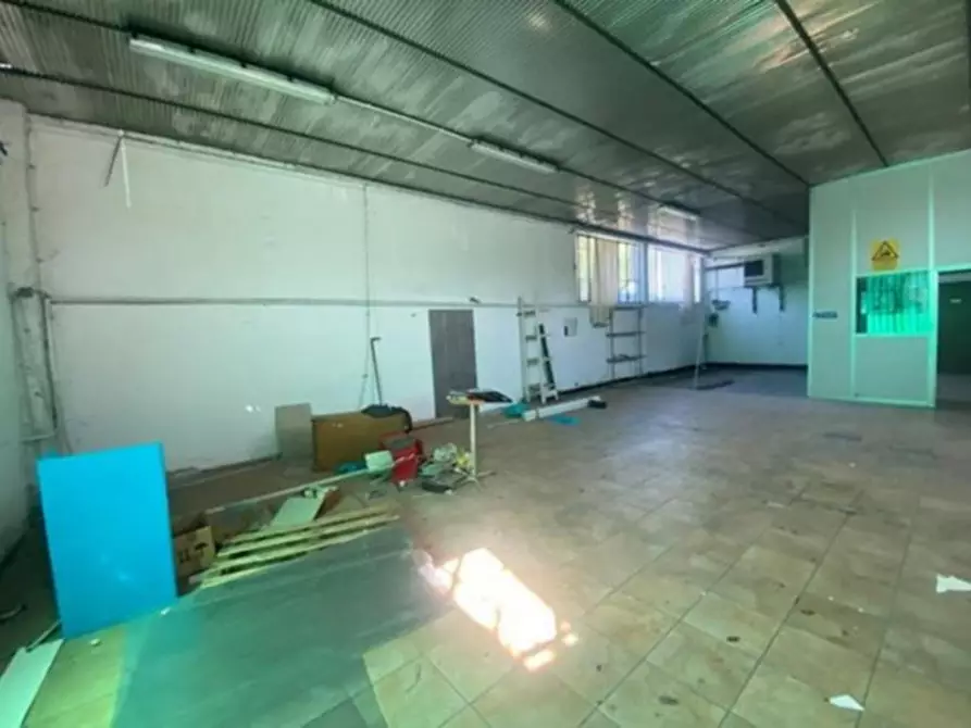 Immagine 11 di Negozio in vendita  in Via Alessandro Casazza, 60, 20081 Abbiategrasso MI, Italia a Abbiategrasso