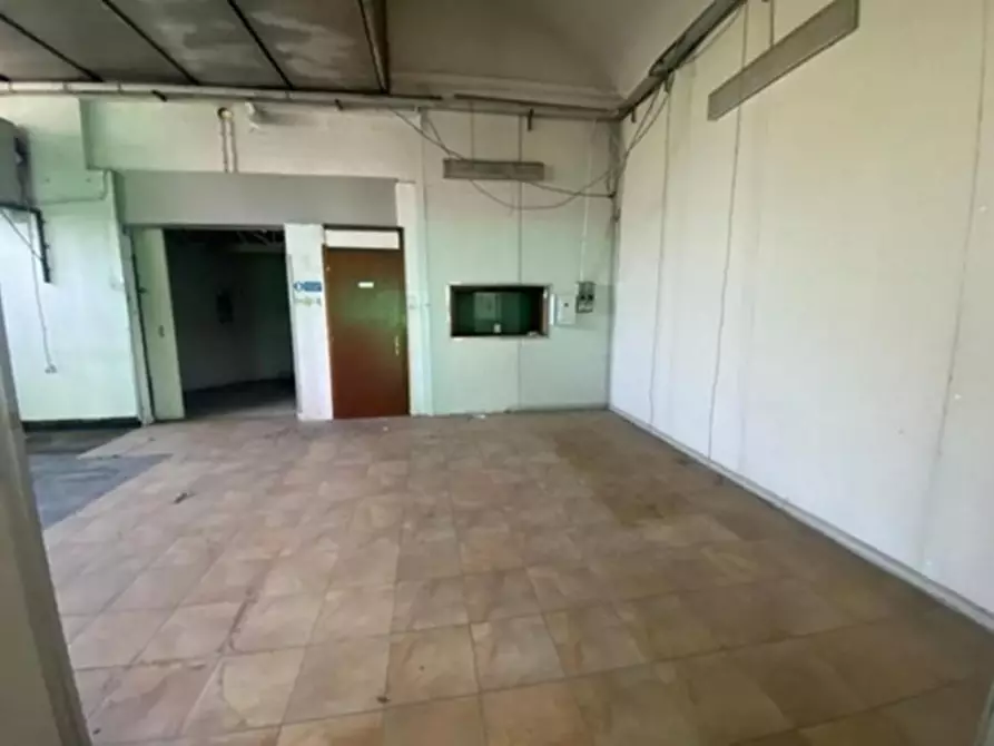 Immagine 12 di Negozio in vendita  in Via Alessandro Casazza, 60, 20081 Abbiategrasso MI, Italia a Abbiategrasso