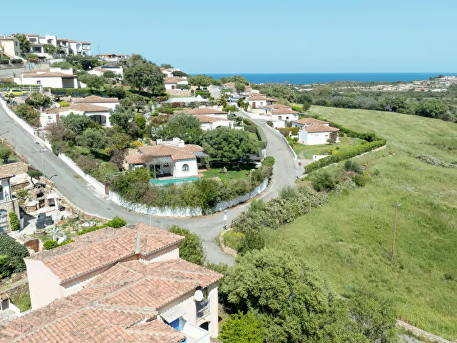 Immagine 17 di Villetta a schiera in vendita  in via telamone a Budoni