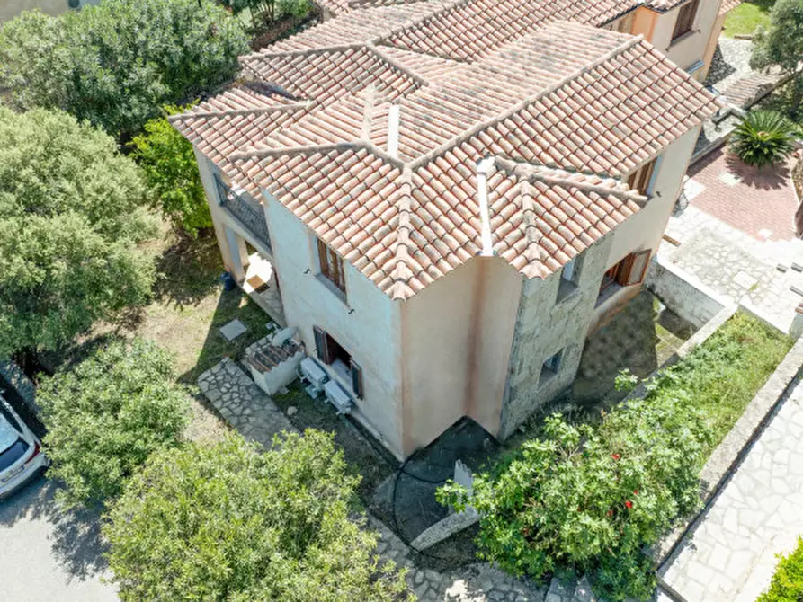 Immagine 19 di Villetta a schiera in vendita  in via telamone a Budoni