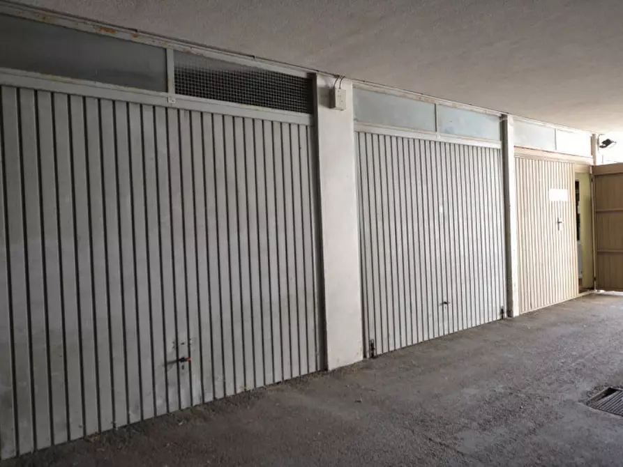 Immagine 1 di Garage in vendita  a Cavareno
