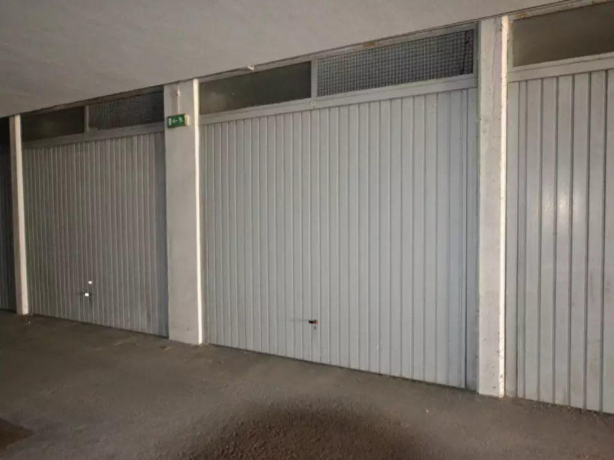 Immagine 2 di Garage in vendita  a Cavareno