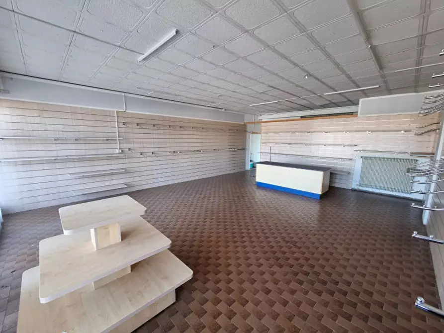 Immagine 5 di Garage in vendita  a Cavareno