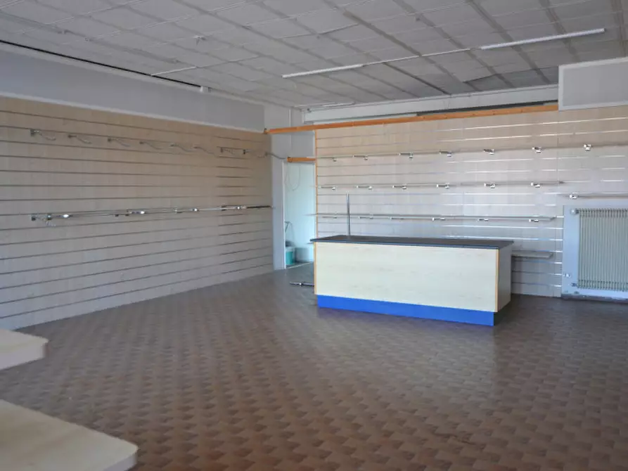 Immagine 8 di Garage in vendita  a Cavareno