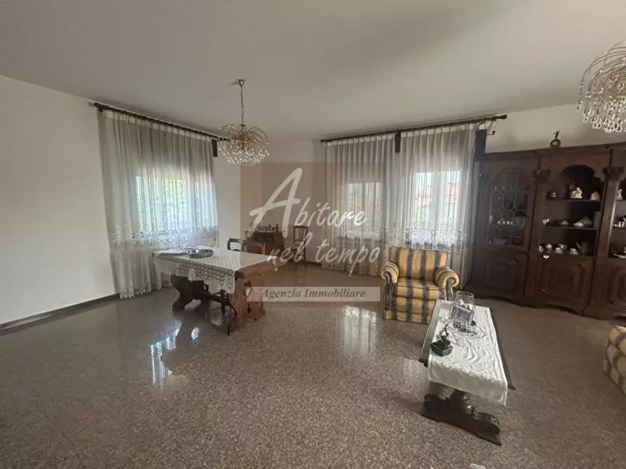 Immagine 1 di Villa in vendita  in Via San Luigi a Tezze Sul Brenta