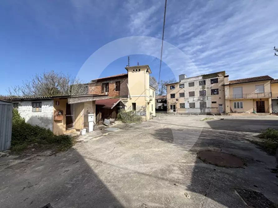 Immagine 1 di Magazzino in vendita  a Piombino Dese