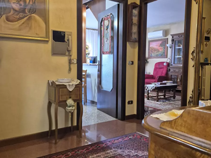 Immagine 5 di Appartamento in vendita  in Via Francesco Petrarca a Albignasego