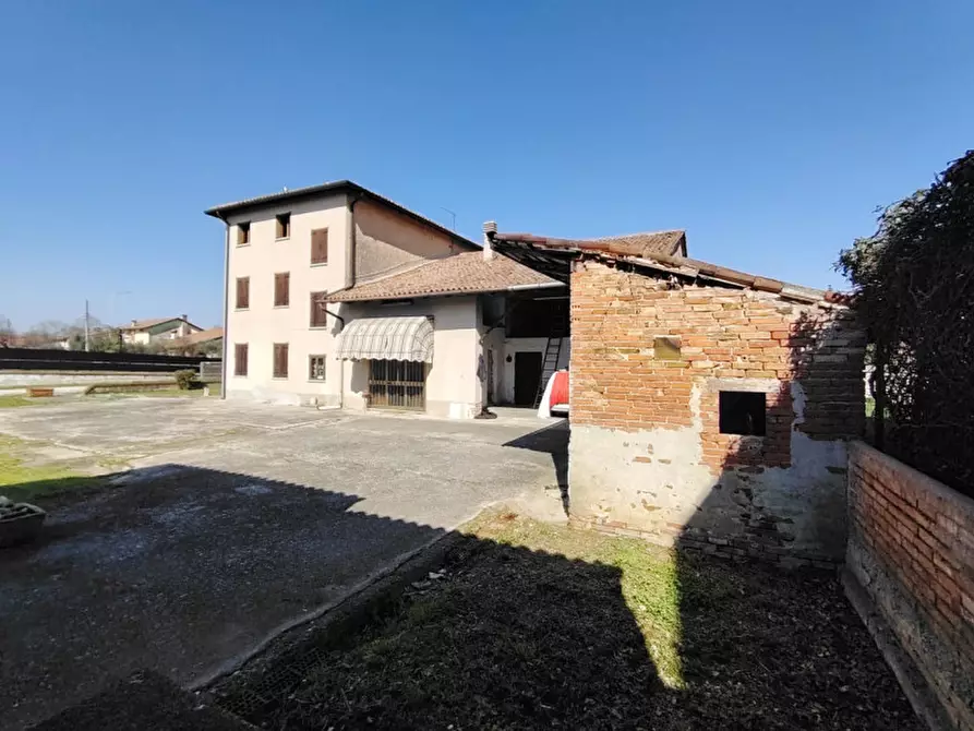 Immagine 3 di Casa indipendente in vendita  in Via Bodi a Cassola