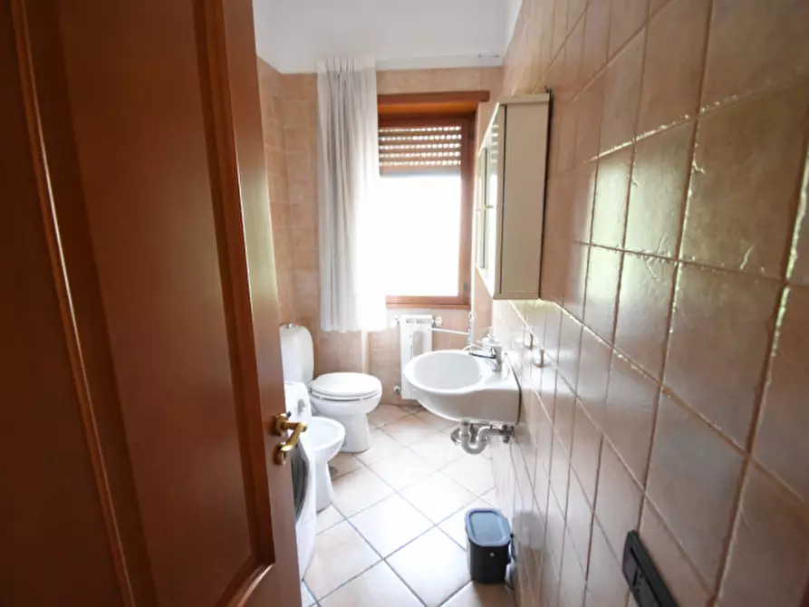 Immagine 43 di Appartamento in affitto  in Via Antonio Silvani a Roma
