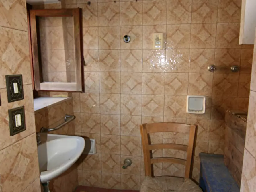 Immagine 11 di Casa indipendente in vendita  a Sinalunga