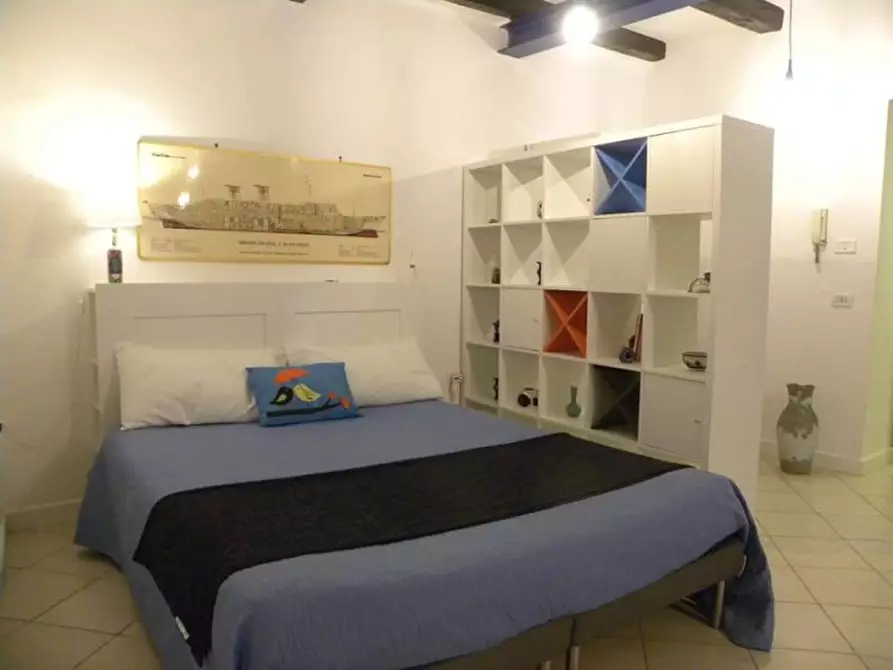 Immagine 1 di Appartamento in affitto  in via sedile di porto  60 a Napoli