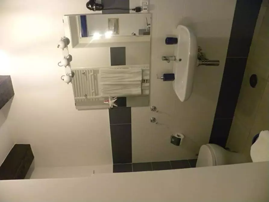 Immagine 6 di Appartamento in affitto  in via sedile di porto  60 a Napoli