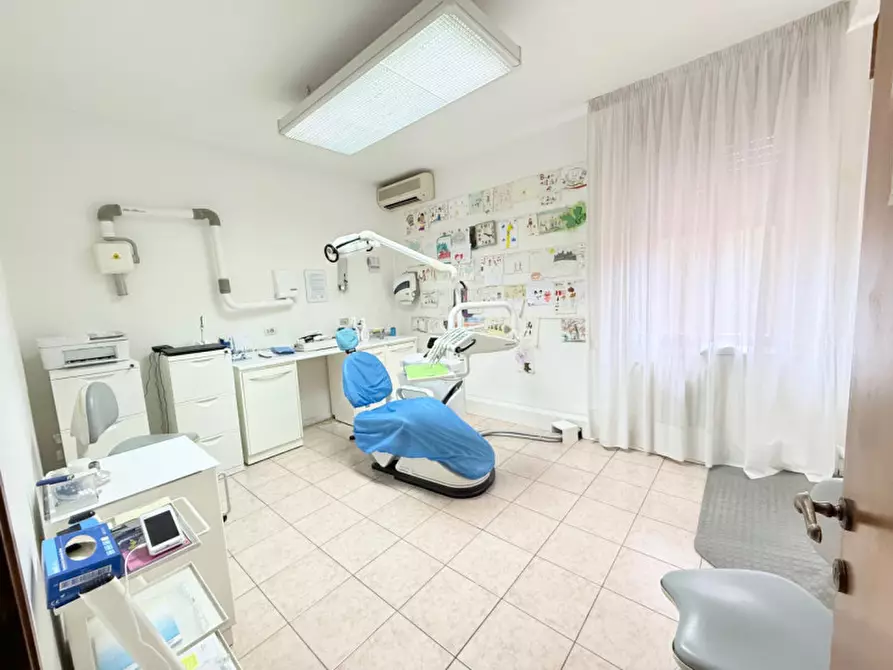 Immagine 2 di Attività commerciale in affitto  a Santarcangelo Di Romagna