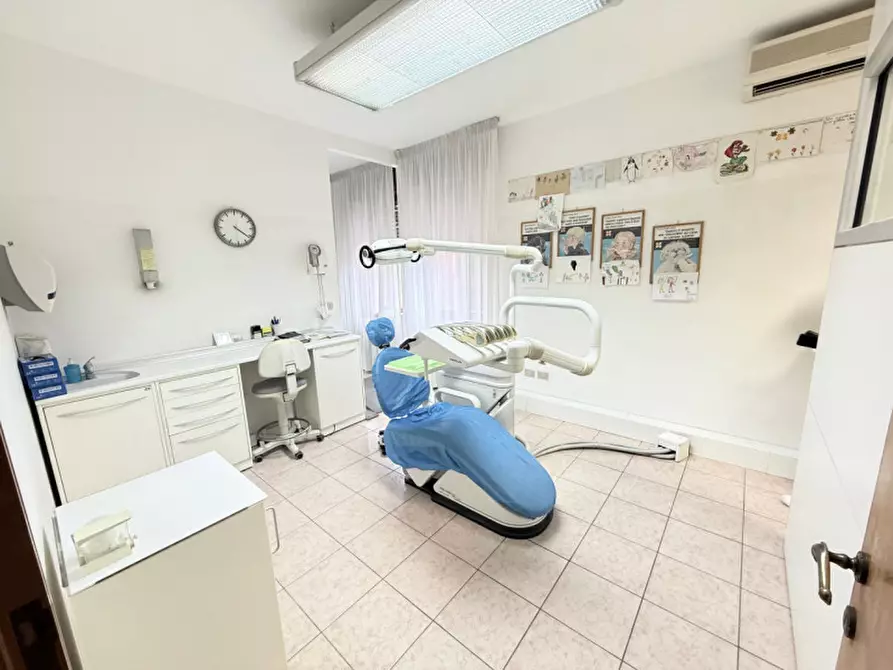 Immagine 4 di Attività commerciale in affitto  a Santarcangelo Di Romagna