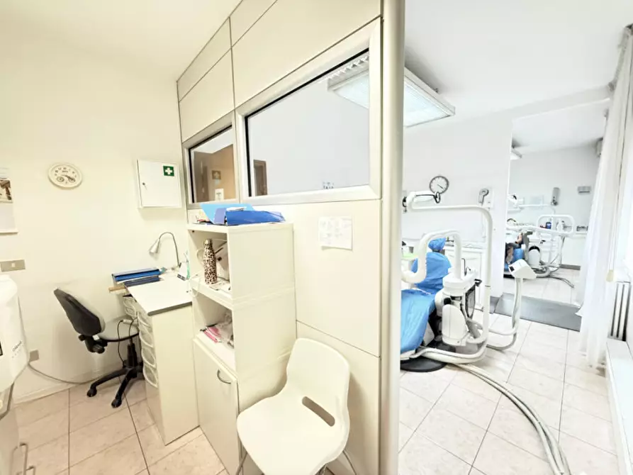 Immagine 6 di Attività commerciale in affitto  a Santarcangelo Di Romagna