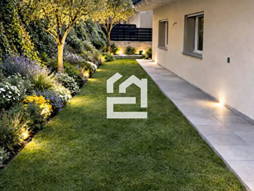 Immagine 11 di Villa in vendita  in Via San Rocco a Padenghe Sul Garda