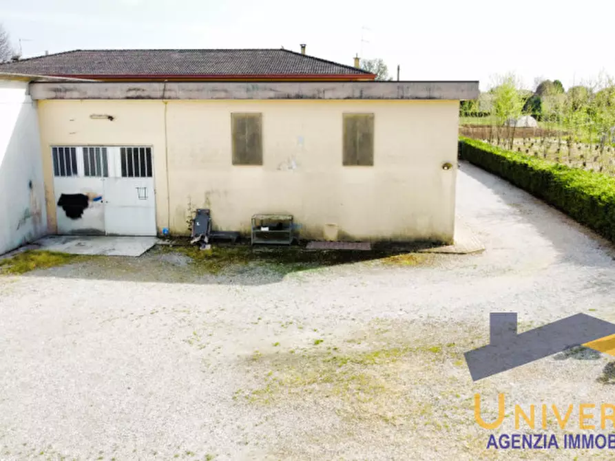 Immagine 8 di Magazzino in vendita  a Camposampiero