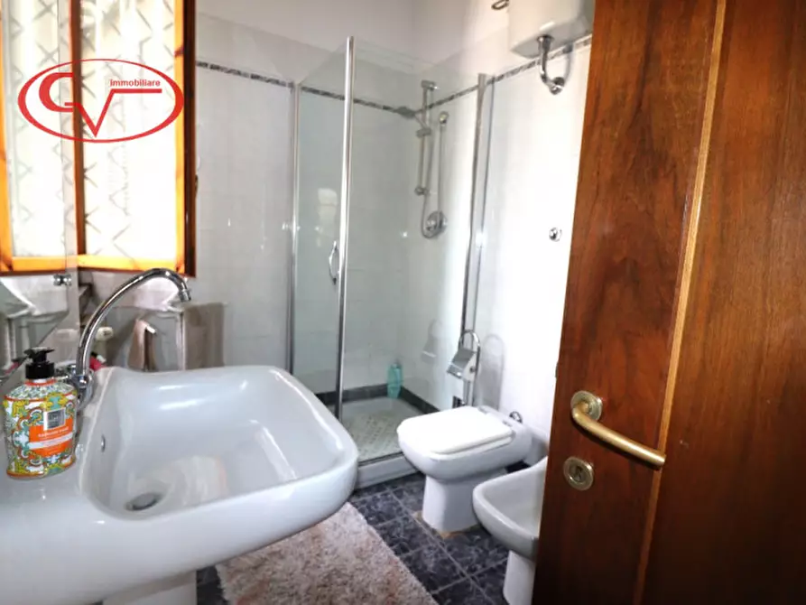 Immagine 20 di Villa in vendita  in Figline Valdarno a Figline E Incisa Valdarno