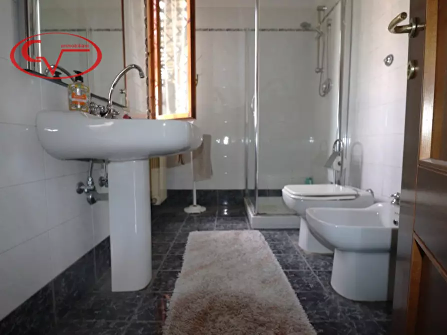 Immagine 22 di Villa in vendita  in Figline Valdarno a Figline E Incisa Valdarno