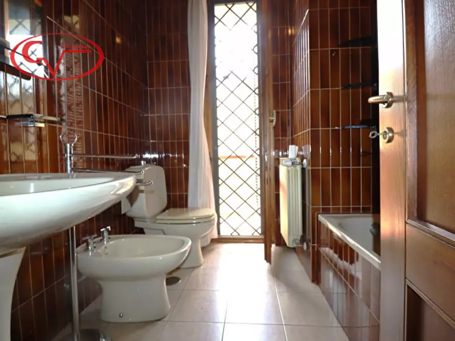 Immagine 27 di Villa in vendita  in Figline Valdarno a Figline E Incisa Valdarno