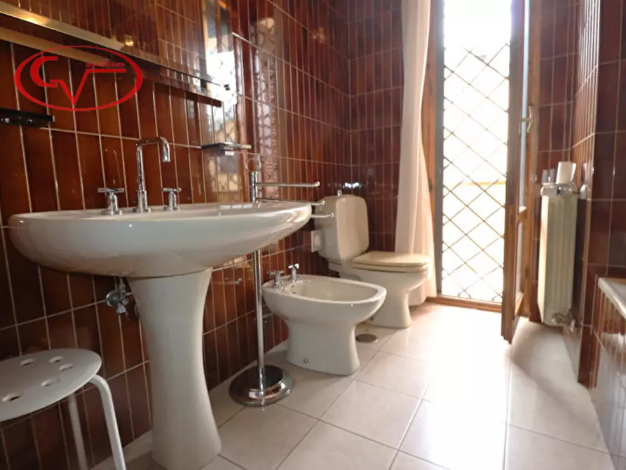 Immagine 28 di Villa in vendita  in Figline Valdarno a Figline E Incisa Valdarno