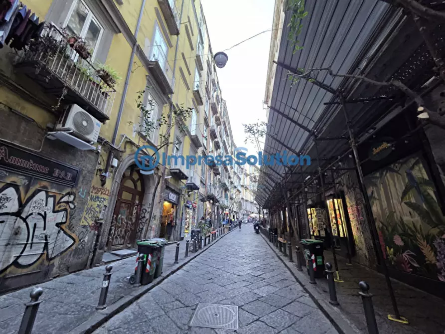 Immagine 5 di Negozio in vendita  in Via San Sebastiano a Napoli