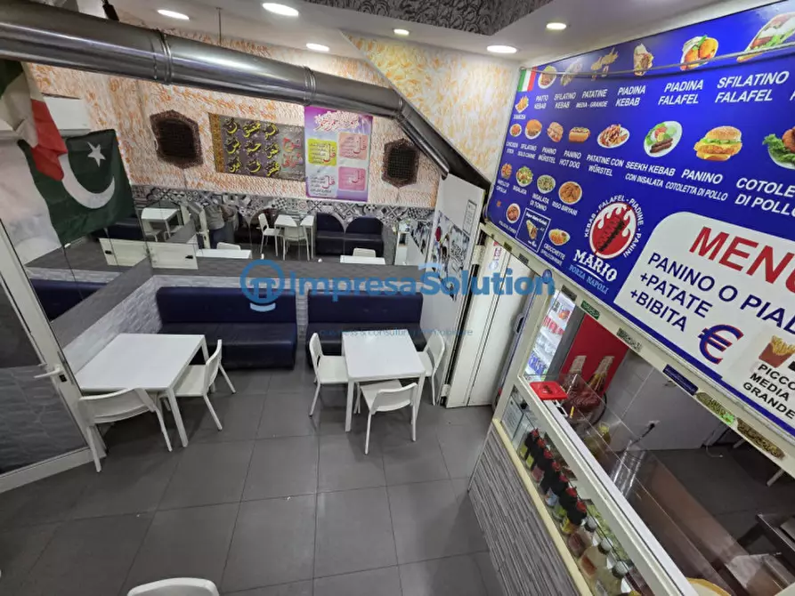 Immagine 14 di Negozio in vendita  in Via San Sebastiano a Napoli