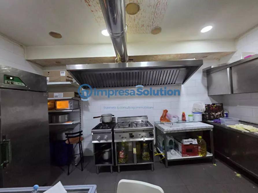 Immagine 15 di Negozio in vendita  in Via San Sebastiano a Napoli