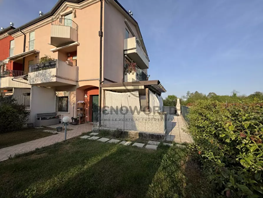 Immagine 1 di Appartamento in vendita  in Via Pietro Ferraro, 38 a Dueville