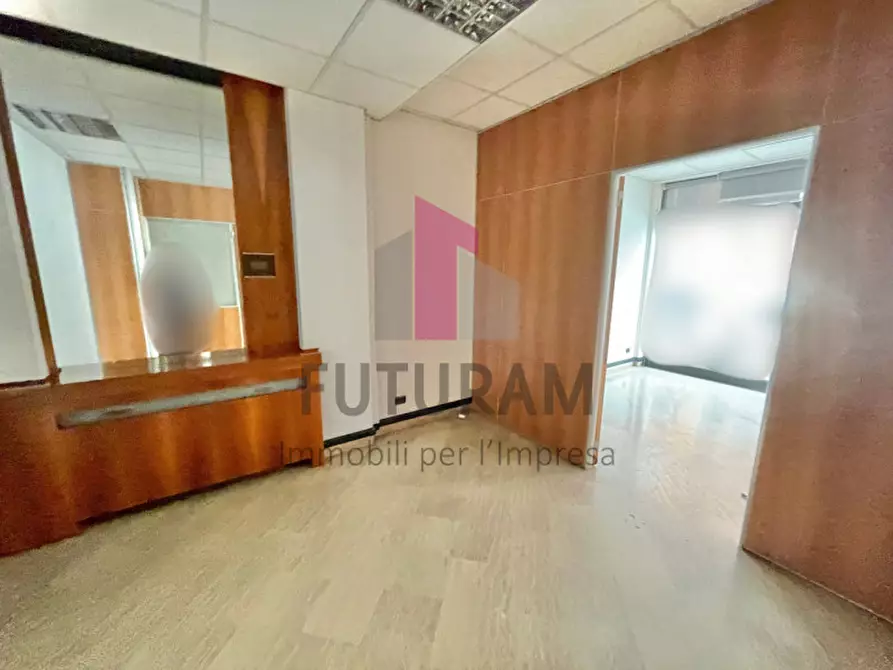 Immagine 11 di Ufficio in affitto  a Vicenza