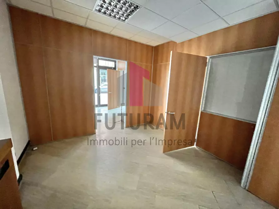 Immagine 13 di Ufficio in affitto  a Vicenza