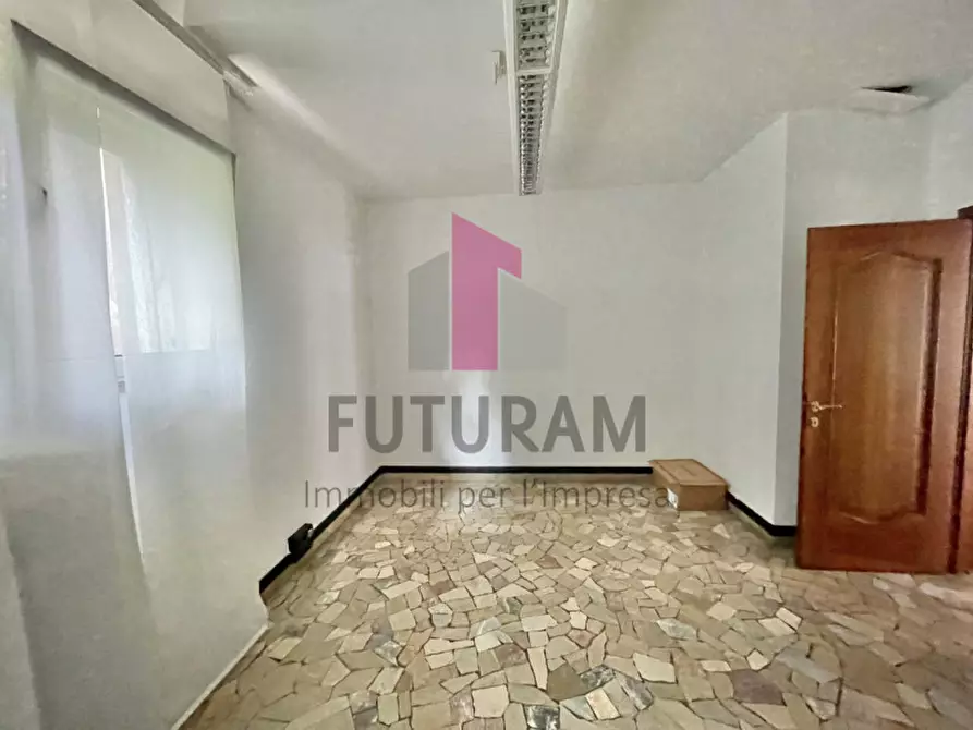 Immagine 17 di Ufficio in affitto  a Vicenza
