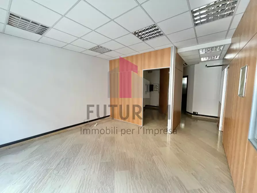 Immagine 24 di Ufficio in affitto  a Vicenza
