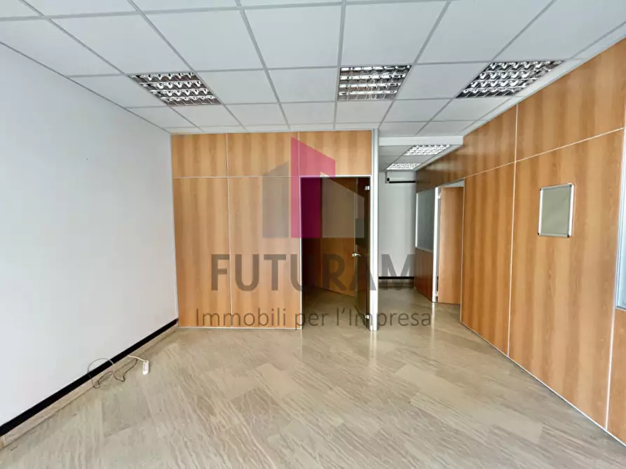 Immagine 25 di Ufficio in affitto  a Vicenza