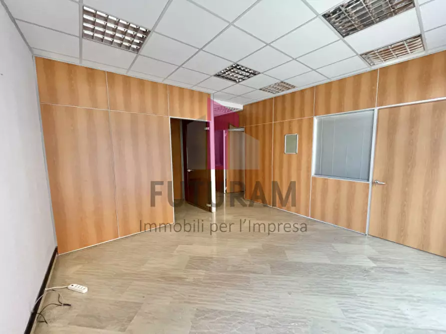 Immagine 26 di Ufficio in affitto  a Vicenza