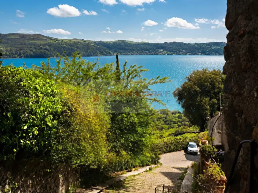 Immagine 1 di Appartamento in vendita  in via della gradinata di san clemente a Bracciano