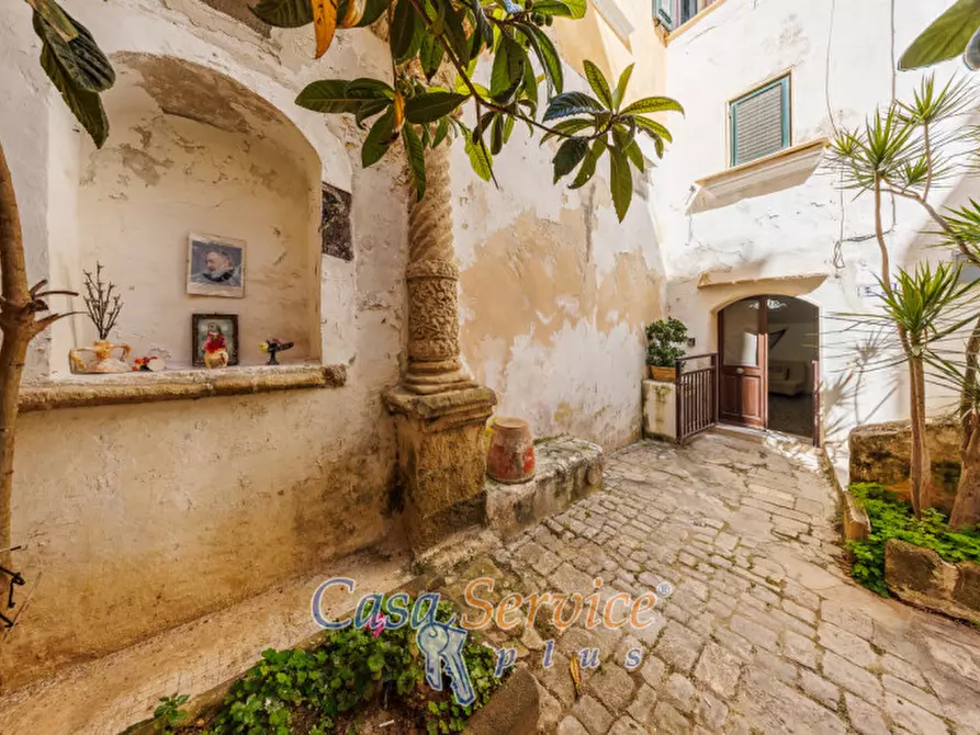 Immagine 1 di Casa indipendente in vendita  in Via Ribera a Gallipoli