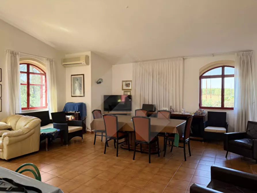 Immagine 3 di Villa in vendita  in Via Castel Del Monte a Andria
