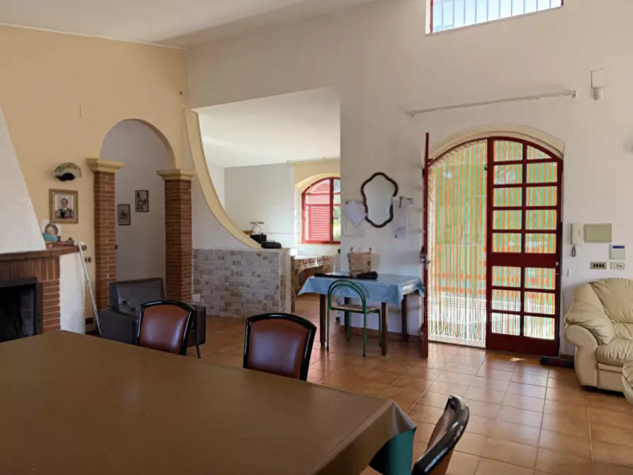 Immagine 6 di Villa in vendita  in Via Castel Del Monte a Andria