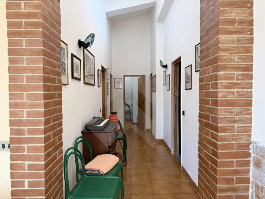 Immagine 8 di Villa in vendita  in Via Castel Del Monte a Andria
