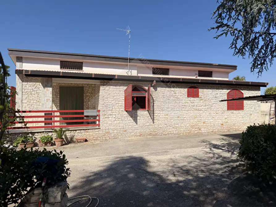Immagine 15 di Villa in vendita  in Via Castel Del Monte a Andria