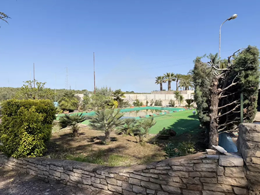 Immagine 18 di Villa in vendita  in Via Castel Del Monte a Andria