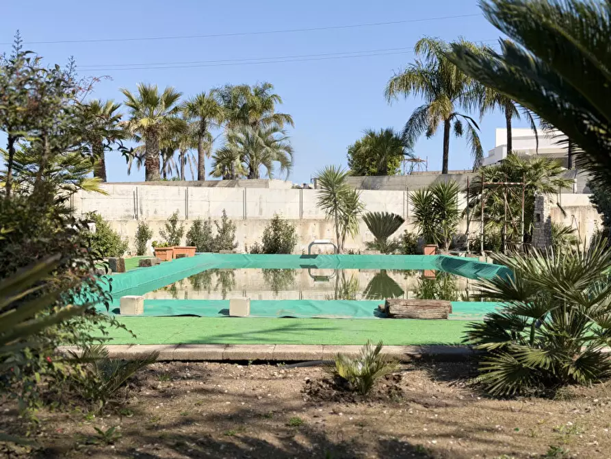 Immagine 20 di Villa in vendita  in Via Castel Del Monte a Andria