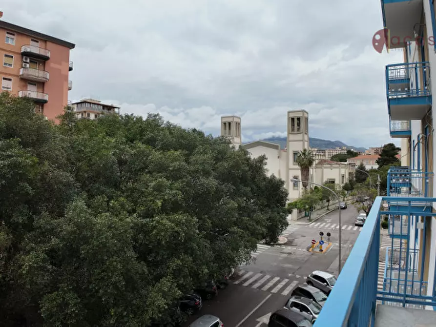 Immagine 24 di Appartamento in vendita  in Piazza Barbarino Costanzo 6 a Palermo